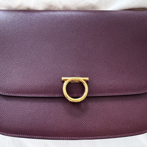 Salvatore Ferragamo Burgundy Crossbody Bag - Picture 2 of 9
